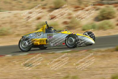 media/Jun-01-2025-CalClub SCCA (Sun) [[eae223c5dd]]/Group 3/Qualifying/